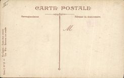 CPA Militaria En guerre Entre deux assauts 