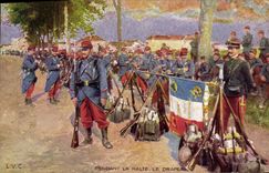 CPA Militaria Pendant la halte Le drapeau 