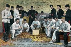 CPA Militaria Artillerie L'epluchage des pommes de terre