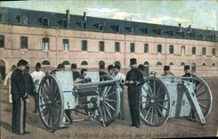 Vintage Postcard Militaria Artillery Instruction on the gun of 75mm