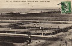 CPA Tennis Deauville La plage fleurie Vue vers les jetees 