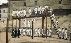 CPA Militaria Passage du portique