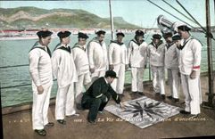 CPA Militaria La vie du marin La lecon d'orientation