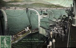 Vintage Postcard Militaria the life of the Mise sailor has the water of a Bateau whale-boat