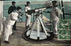 Vintage Postcard Militaria the life of the Pointage sailor of a gun has shooting fast