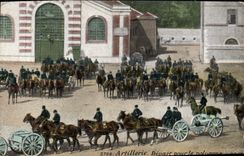 CPA Militaria Artillerie Depart pour le polygone