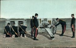 CPA Militaria Artillerie Pour le premier coup feu !