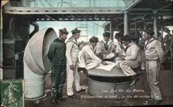 CPA Militaria Marins La vie du marin Recreation a bord Le jeu de cartes