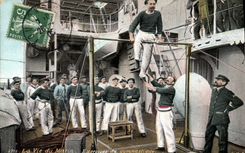 CPA Militaria La vie du marin Exercice de gymnastique 