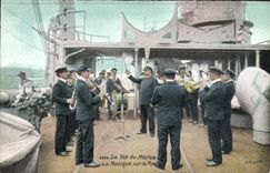 CPA Militaria La vie du marin La musique sur le pont 