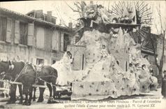 CPA Carnaval XX Aix en Provence Cours Mirabeau Pierrot et Colombine quittent l'etoile d'amour pour rendre visite a SM Carnaval Lion 