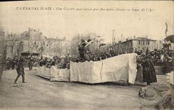 CPA Carnaval d'Aix Une cocotte poursuivie par des notes elevees se donne de l'air Aix en Provence 