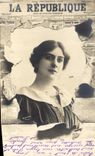 CPA Fantaisie Journaux Journal La Republique Femme