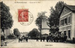 CPA Chateau d'eau La Ferte Gaucher Avenue de la Gare Caleche 