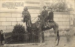 CPA Globe Trotters Globe-Trotters Vichy a Paris a dos de chameau TOP