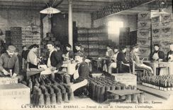 CPA Folklore Vigne Vendanges Champagne Epernay Travail du vin de Champagne L'emballage TOP