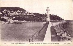 CPA Phare Nice L'entree du port Le phare et le Mont Boron