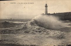 CPA Phare Dieppe La jetee un jour de tempete
