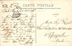 CPA Phare Boulogne sur Mer L'entree du port Bateaux