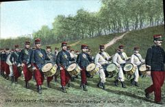 CPA Militaria Infanterie Tambours et clairons exercice d'ensemble 