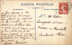 CPA Militaria Pendant la halte Le drapeau