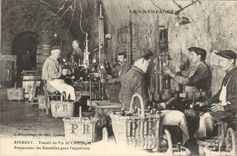 CPA Folklore Vin Vignobles Champagne Epernay Travail du vin de Champagne Preparation des bouteilles pour l'expedition