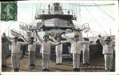 CPA Militaria La vie du Marin Ecole des signaux a bras 