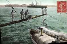 Vintage Postcard Militaria life of the Marine Exercise of boat