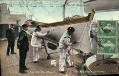 CPA Militaria La vie du Marin Matelots peintres 