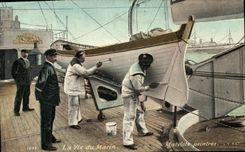 CPA Militaria La vie du Marin Matelots peintres 