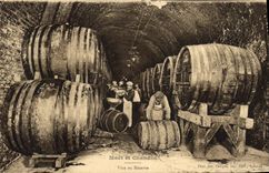 CPA Folklore Vigne Vin Vendanges Champagne Moet & Chandon Vins en reserve