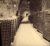 CPA Folklore Vigne Vin Vendanges Champagne Pommery & Greno Reims Enfilade de crayeres d'origine gallo romaine