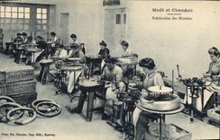 CPA Champagne Moet & Chandon Fabrication des muselets