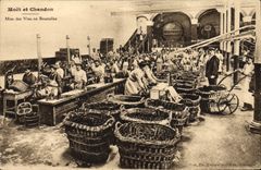 CPA Champagne Moet & Chandon Mise des vins en bouteilles