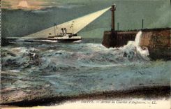 Vintage Postcard Dieppe Headlight Arrived of the mail of England Boat