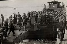 CPA Militaria De Sienne a Belfort Italie Les troupes francaises s'embarquent pour la France