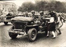 CPA Militaria Paris Accueil des parisiennes aux troupes americaines