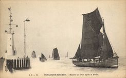 Vintage Postcard Boulogne Headlight on Sea Sunken to the port after the sin Boat