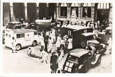 CPM Militaria Arrivee des blesses a l'Hotel Dieu Paris Liberation de Paris Croix Rouge Infirmiere