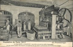 CPA Folklore Vin Vendanges Champagne Exposition de Turin 1911 Le pressurage 