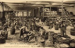 CPA Folklore Vin Vendanges Champagne Moet & Chandon Preparation de la Futaille pour les vendanges 