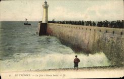 CPA Phare Le Treport La jetee a maree haute 