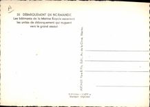 CPM Militaria Debarquement de Normandie Les batiments de la Marine Royale escortent les unites de debarquement