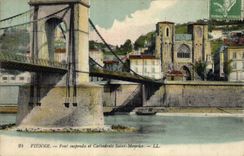 CPA Pont suspendu et cathedrale Saint Maurice Vienne