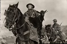 CPM Militaria De Tunis a Sienne Goumiers montant en ligne Chevre 
