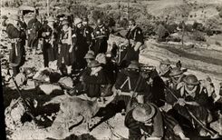 Modern Postcard Militaria Of Tunis has His Going up on line the goumiers make the time halt