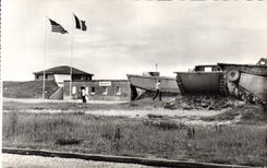CPM Militaria Breche de Ste Marie du Mont Manche Utah Beach Barges et chars americains Amphibies Blockhaus