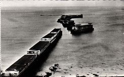 Modern Postcard Militaria Arromanches Port Winston Boxes of the Artificial harbor