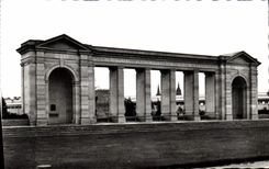 CPM Militaria Bayeux Le Memorial Anglais 
