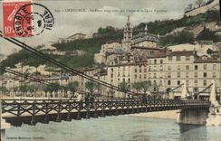 CPA Pont suspendu sur l'Isere et le Quai Perriere Grenoble
